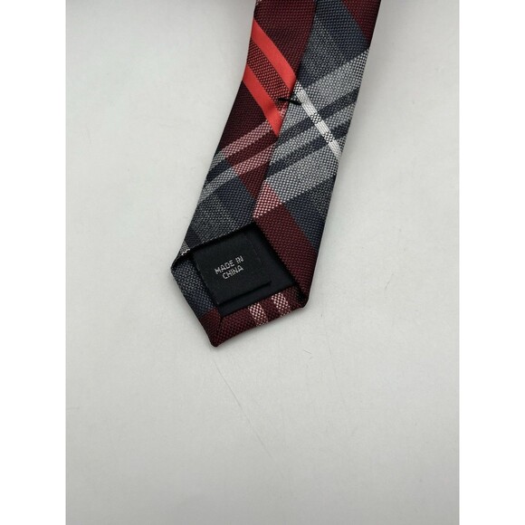 Van Heusen Silk Tie Red Plaid Check Classic Neckwear NWT - Picture 4 of 4